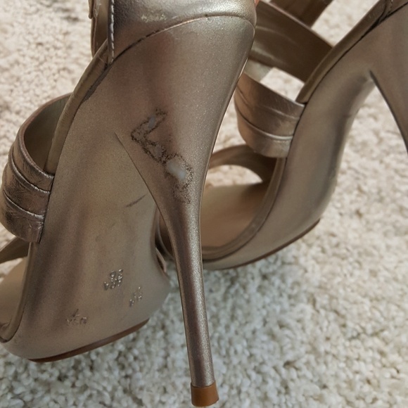 Aldo Gold Leather Heel Buckle Closure Size 7 - Picture 5 of 7